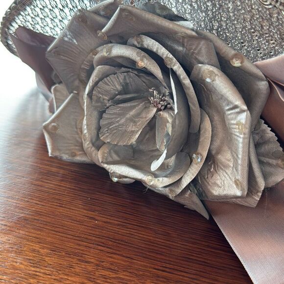 Vintage Whittal & Javits Silver Metallic Open Weave Mesh Large Tricorn Derby Hat - Picture 4 of 16